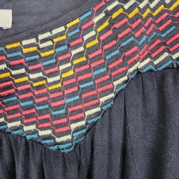 BCBGeneration Black Boho Embroidered Neckline Top Size S - Picture 3 of 9